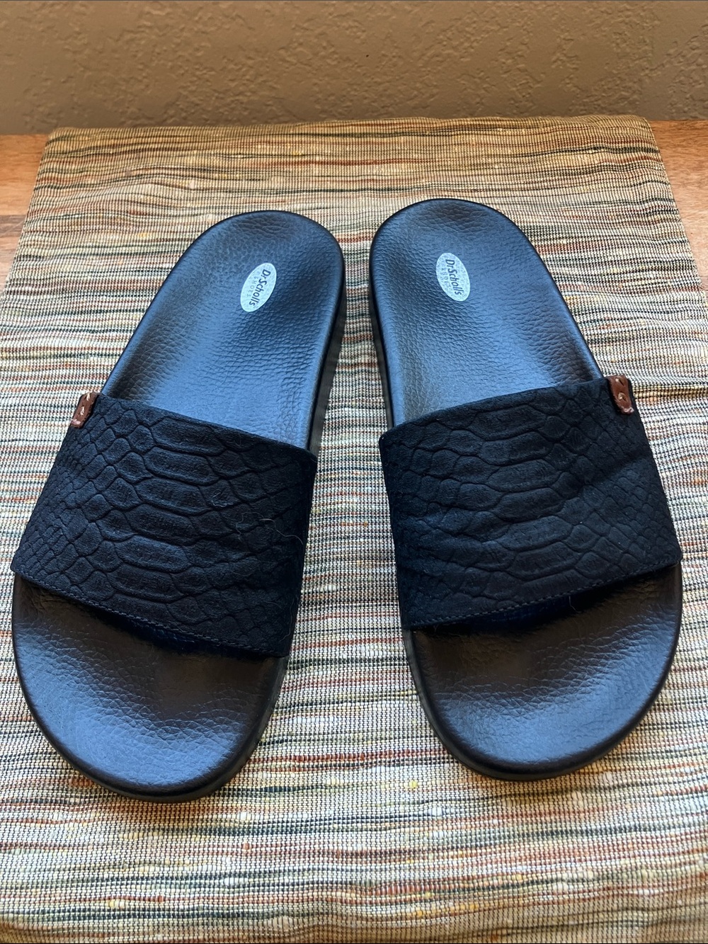 Dr Scholl’s  Pool Slides Black Size 8 Snake Print